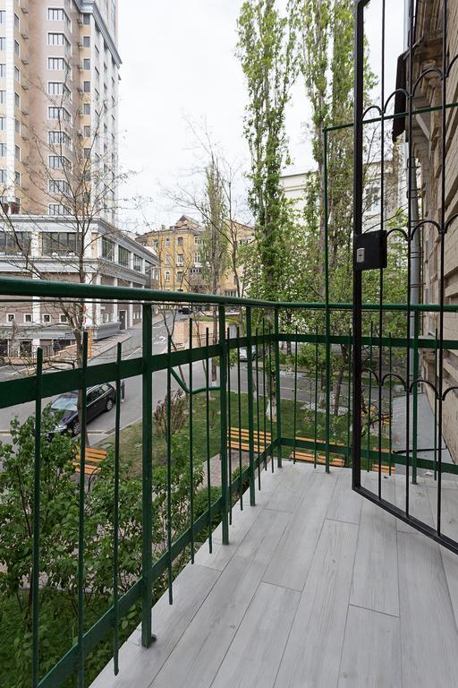 Kyiv White Apartment Exterior foto